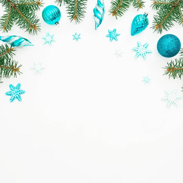 Ramas y bolas de Navidad —  Fotos de Stock