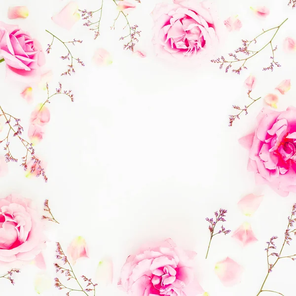 Διακόσμηση Του Τρυφερό Ροζ Λουλούδια Πάνω Λευκό Φόντο — Φωτογραφία Αρχείου