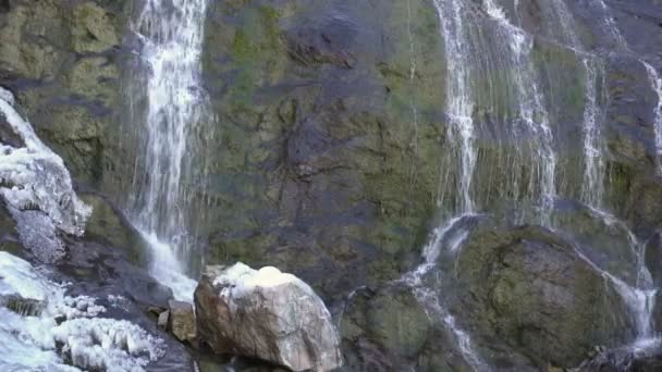 Wodospad Górach Skał Kamieni — Wideo stockowe