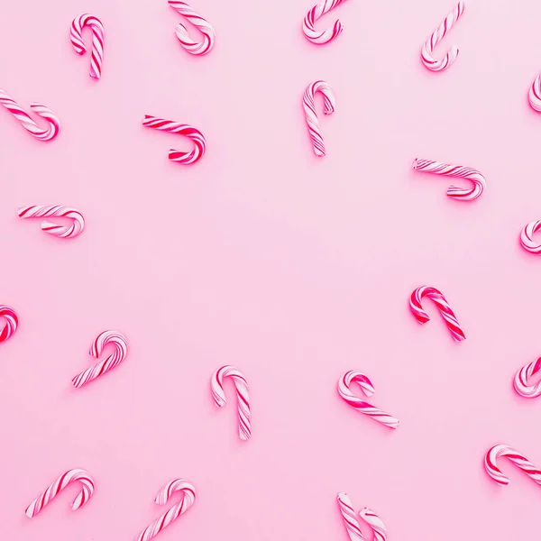 전통적인 크리스마스 지팡이에 분홍색 — 스톡 사진