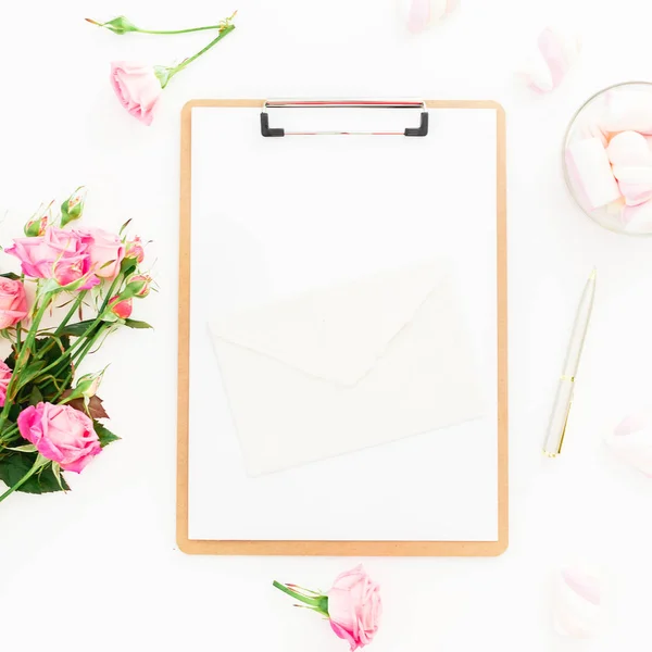 Beauty Composition Marshmallow Pink Roses Bouquet Clipboard White Background Top — Stock Photo, Image