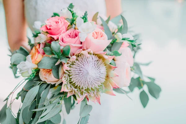 Bride Holding Hands Wedding Bouquet Sweet Romantic Moment — Stock Photo, Image