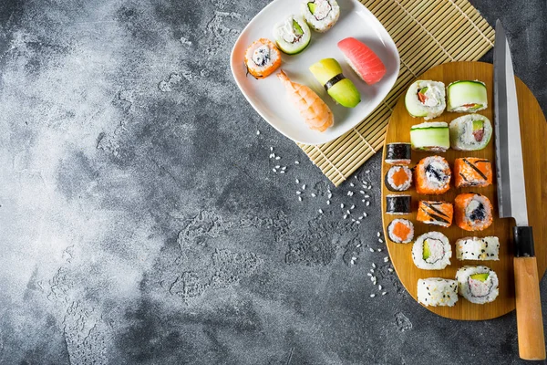 Deliciosos rollos de sushi — Foto de Stock