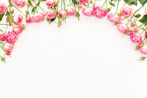 Zarte Rosa Rosen Auf Weißem Hintergrund — Stockfoto