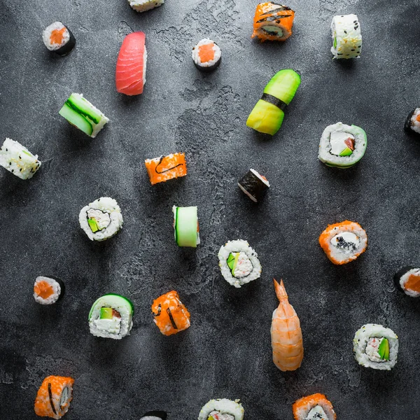 Deliciosos rollos de sushi — Foto de Stock