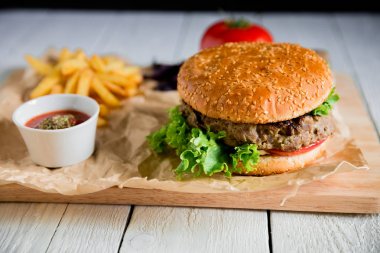 Klasik büyük hamburger