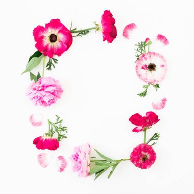 Pembe çiçekler ile çiçek kompozisyon. Düz yatıyordu, en iyi görünümü.