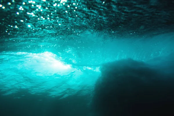 Foto Van Onderwater Weergeven Van Prachtige Blauwe Schone Zee Water — Stockfoto