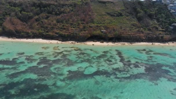 海の水と熱帯ビーチ 空中ビュー パラダイス バリ島 — ストック動画