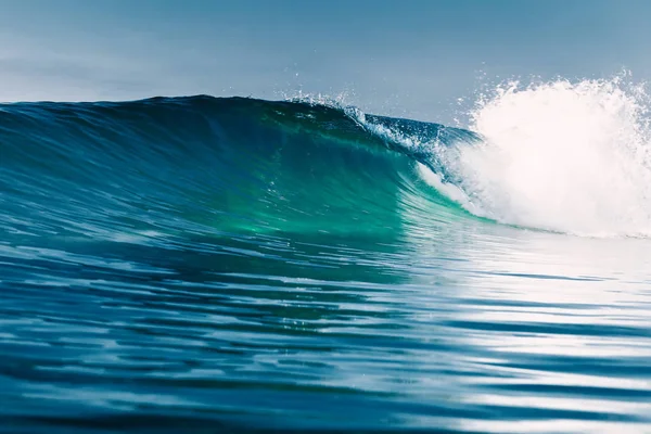 Блакитна Кристалічна Хвиля Океані Розривна Хвиля Сонячне Світло — стокове фото