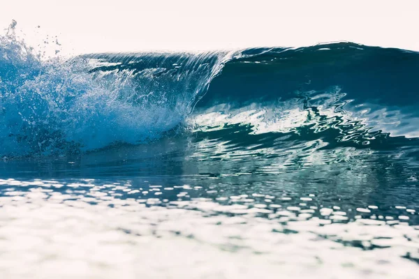 Vague Cristal Bleu Dans Océan Vague Rupture Lumière Soleil — Photo