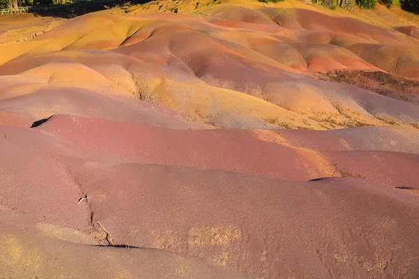 Mauritius Chamarel Parkı 'nda yedi renkli toprak. — Stok fotoğraf