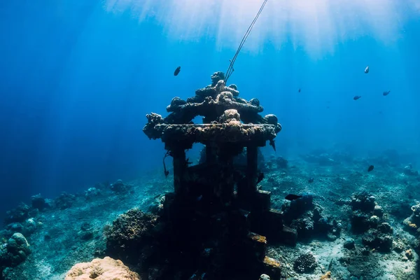 Underwater temple in ocean near Amed, Bali. Diving site in Bali — Stock Photo, Image