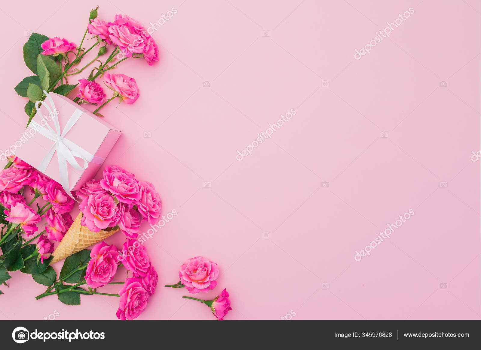 Moldura Floral Flores Rosas Rosa Caixa Presente Fundo Rosa Deitado — Foto ©  Keola #345976828, image size:1600x1167