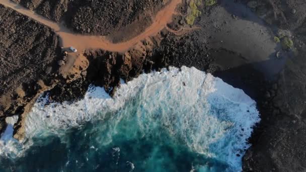 Légi Kilátás Strand Láva Sziklák Óceán Lanzarote Kanári Szigetek — Stock videók