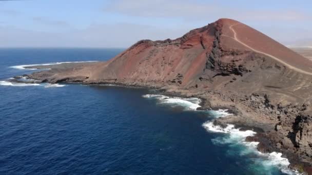 Cráter Volcánico Con Océano Atlántico Cerca Santa Lanzarote España Vista — Vídeos de Stock