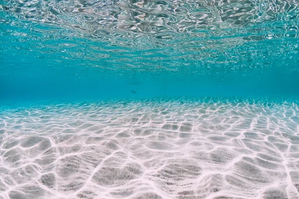 Бирюзовая Вода Океана Песчаным Дном Водой Тропическое Море Райском Острове — стоковое фото