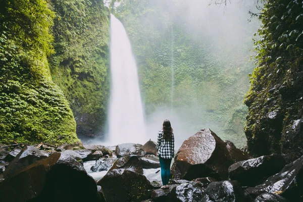 Waterfall Tropical Jungle Alone Woman Waterfall Bali Indonesia — Stock Photo, Image