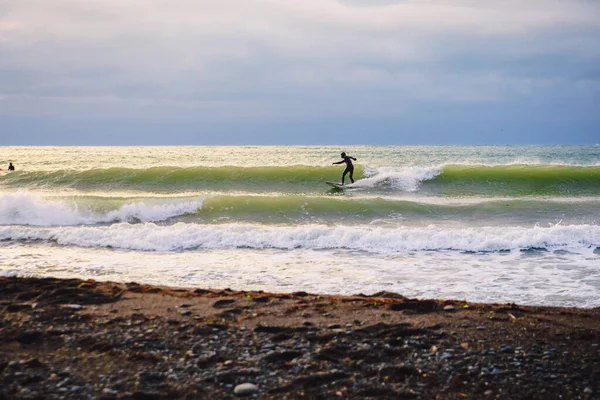 November 2019 Crimea Ukraine Surfer Wetsuit Ride Surfboard Sea Wave — Stock Photo, Image