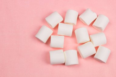 Pastel pembe şekerleme.