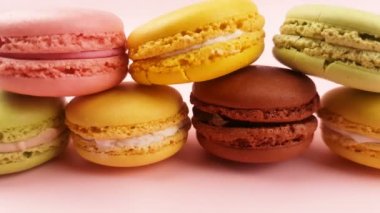 Tatlı renk macaroons veya macaron pastel pembe yüzeyi. Yakın çekim.