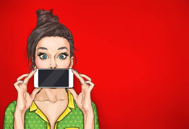 Kız çizgi roman tarzı elinde telefon ile. Kadın ile smartphone. Dijital reklam. Telefon olan kadın. Kız telefon ile. Cep telefonu gösterilen kız. Vay canına, omg, Satılık, Haberler, serin, pin up, pop, sanat