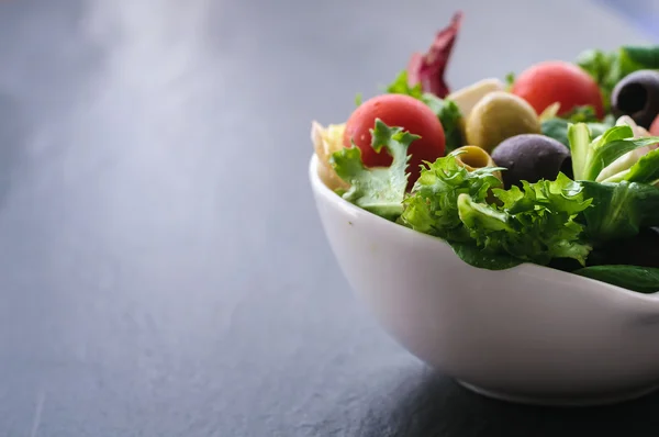 Nourriture végétarienne est salade — Photo