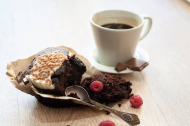 Kahvaltı için çörek ile kahve