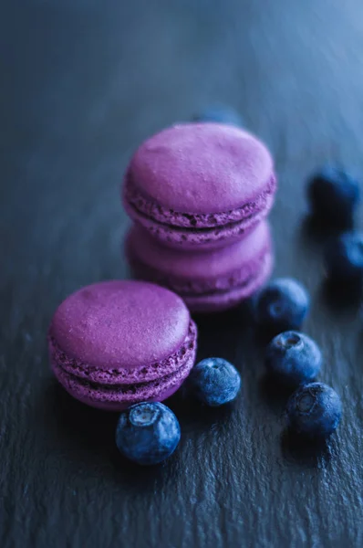 Macaroons com mirtilos — Fotografia de Stock