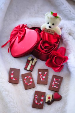 San Valentine için bir kutu çikolata.