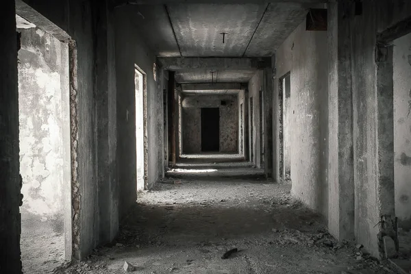 Destroyed industrial building — Stock Photo, Image