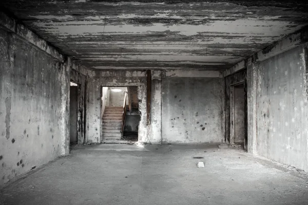 Destroyed industrial building — Stock Photo, Image