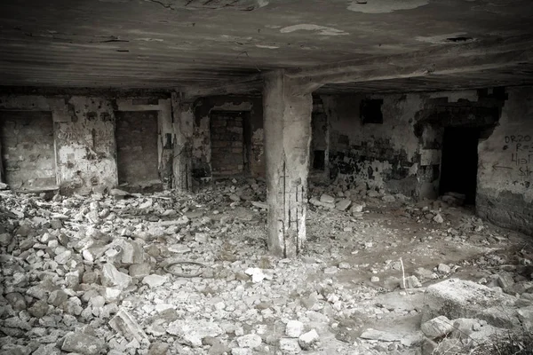 被毁的建筑物的废墟 — 图库照片