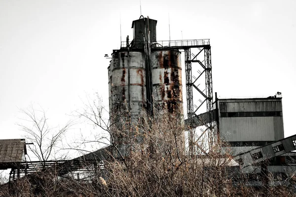 Ruinas de una planta de cemento —  Fotos de Stock