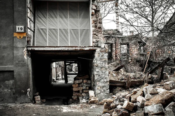 Trümmer zerstörten Haus — Stockfoto