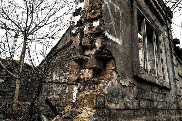 Ruins destroyed house — Stock Photo, Image