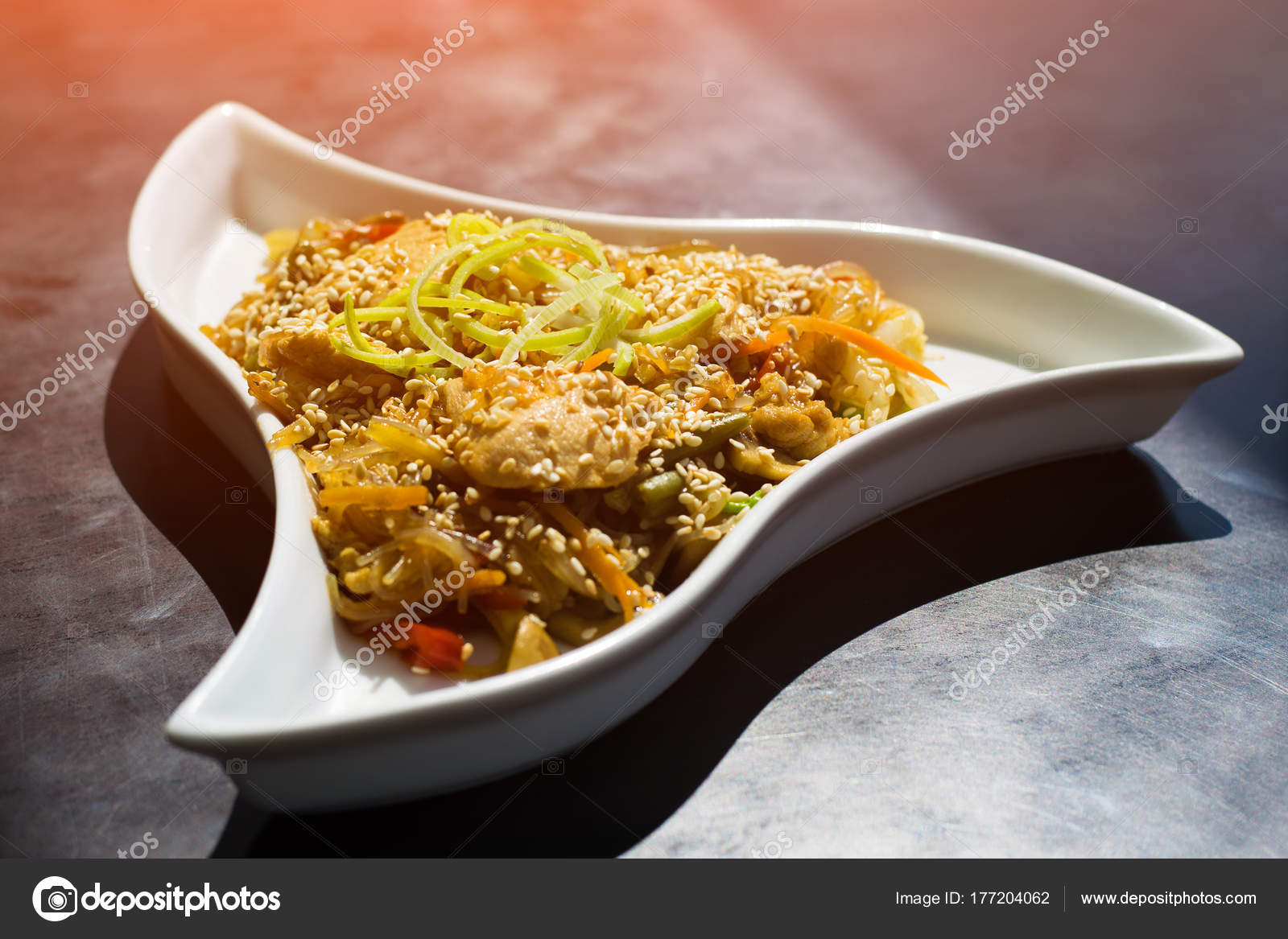Kuchnia Azjatycka Bliska Udon Chiński Makaron Z Curry Chicke