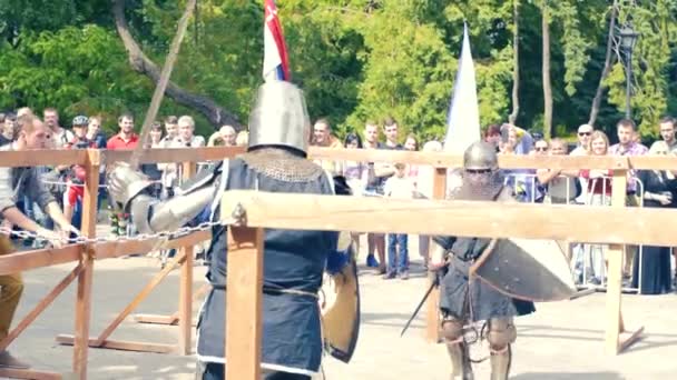 Ukraine, Kharkov août 24, 2017 : Full HD Video. Tournoi de chevaliers entre professionnels et amateurs . — Video