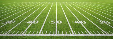 Amerikan futbol sahası ve çim
