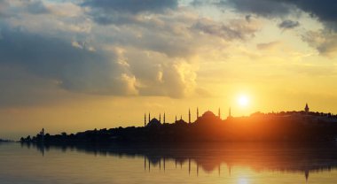 İstanbul 'un silueti fotoğraf                         
