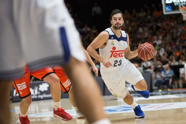 Liga Endesa - Valencia-kurven mot Real Madrid – stockfoto