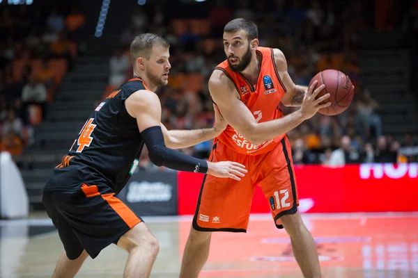 ユーロカップ - バレンシア バスケット vs Ratiopharm Ulm — ストック写真