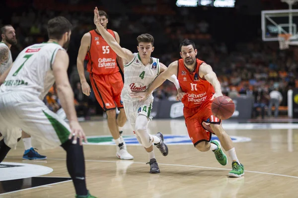 Valencia Basket en Union Olimpija Ljubljana — Stockfoto