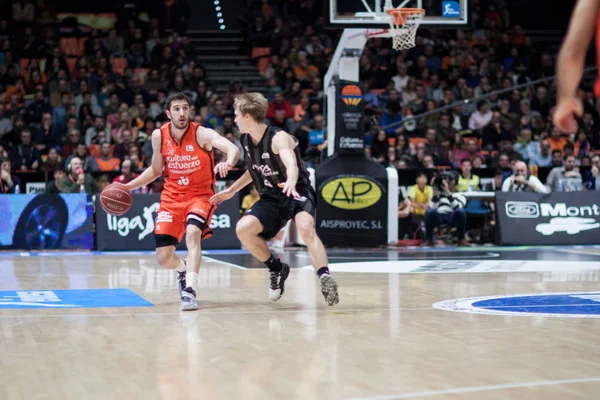 Valencia Basket a Bilbao košík — Stock fotografie