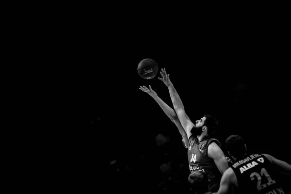 Início da partida durante a partida Eurocup — Fotografia de Stock