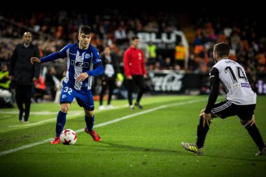 Valencia, İspanya - 17 Ocak 2018: Martin İspanya Kral Kupası sırasında top ile maç Valencia Cf ve Alaves Stadyumu'nda Mestalla üzerinde Ocak 17, valencia arasında