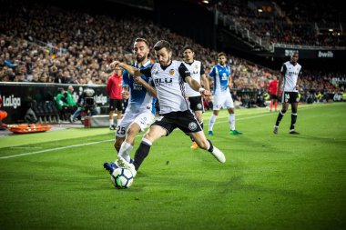 Valencia, İspanya - 8 Nisan: (L) Darder, İspanyol La Liga sırasında Gaya arasında Valencia Cf ve Rcd Espanyol Mestalla Stadı nda 8 Nisan 2018 Valencia, İspanya eşleme
