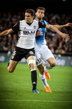 Valencia, İspanya - 8 Nisan: (L) Paulista, Baptistao sırasında İspanyol La Liga maç Valencia Cf ve Rcd Espanyol Mestalla Stadı nda arasında 8 Nisan 2018 Valencia, İspanya