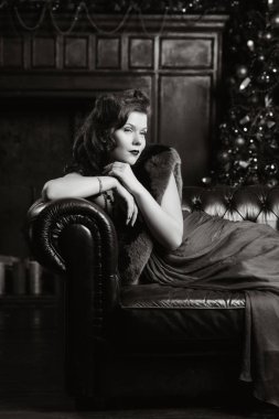 Gizemli kadın bw ev iç