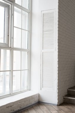 Minimalist tarzda yapılmış hafif ev içi